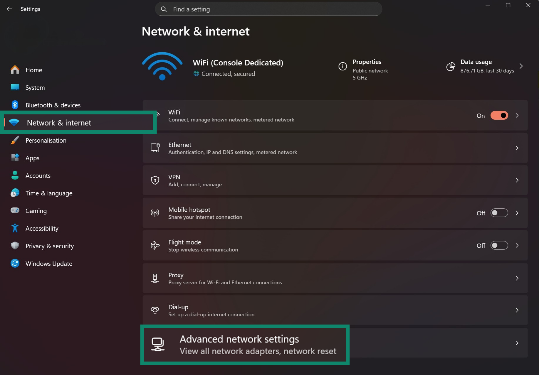 Windows 11 Settings highlighting the Network & Internet tab and the Advanced network settings option.